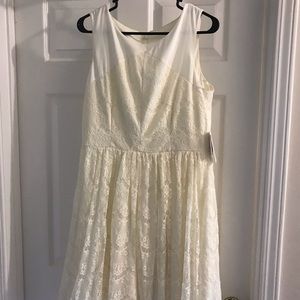 Jessica Simpson cream lace dress